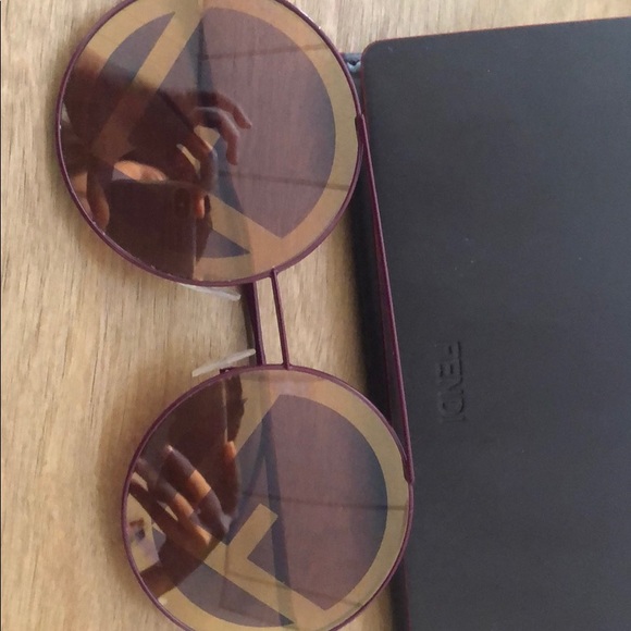 Fendi round sunglasses shades Runaway Fendirama - Picture 4 of 4